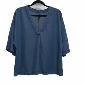 Gap denim pull over casual shirt